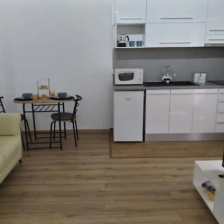 My Home - Entire House In The Center Of ティラナ エクステリア 写真