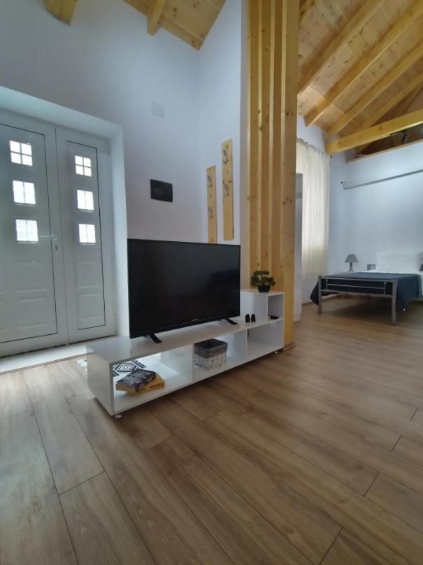 My Home - Entire House In The Center Of ティラナ エクステリア 写真