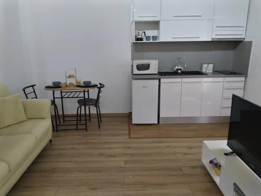 My Home - Entire House In The Center Of ティラナ エクステリア 写真